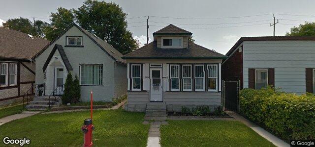 Photo of 462 Harbison Avenue W in Winnipeg, Manitoba
