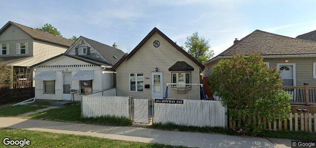 Photo of 484 Bowman Avenue in Winnipeg, Manitoba