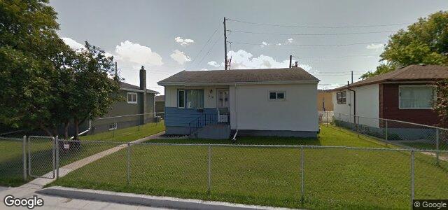 Photo of 516 Harbison Avenue W in Winnipeg, Manitoba