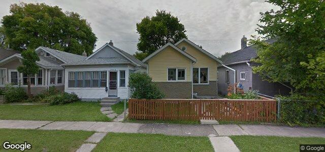 Photo of 540 Larsen Avenue in Winnipeg, Manitoba