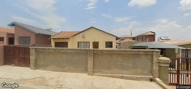 Larawan ng 10 Pheasant Street sa Winnipeg, Manitoba