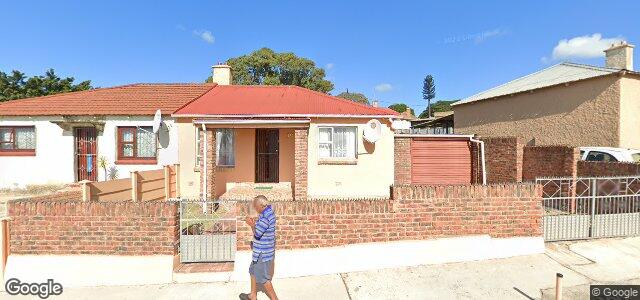 Larawan ng 100 Buxton Road sa Winnipeg, Manitoba