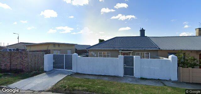 Larawan ng 105 Buxton Road sa Winnipeg, Manitoba