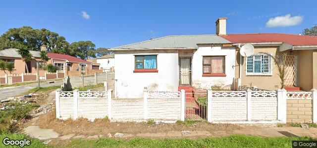 Photo of 106 Buxton Road in Winnipeg, Manitoba