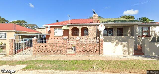 Larawan ng 110 Buxton Road sa Winnipeg, Manitoba