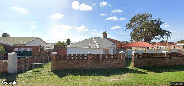 Photo of 111 Buxton Road in Winnipeg, Manitoba