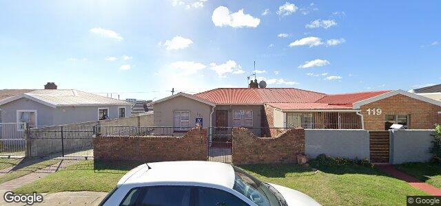 Larawan ng 121 Buxton Road sa Winnipeg, Manitoba