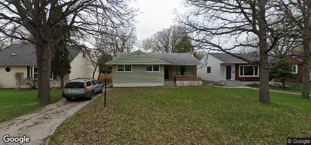 Larawan ng 235 Buxton Road sa Winnipeg, Manitoba