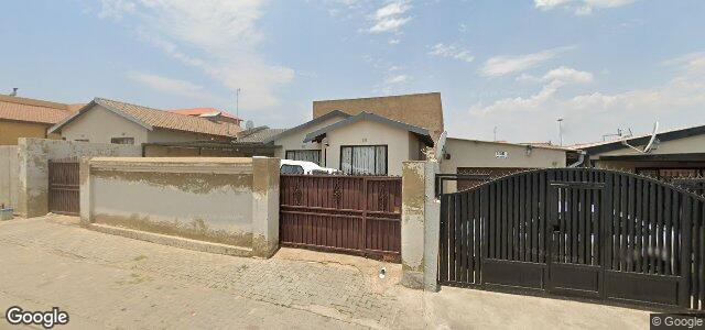 Larawan ng 26 Pheasant Street sa Winnipeg, Manitoba