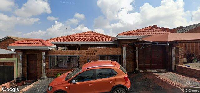 Larawan ng 5 Pheasant Street sa Winnipeg, Manitoba