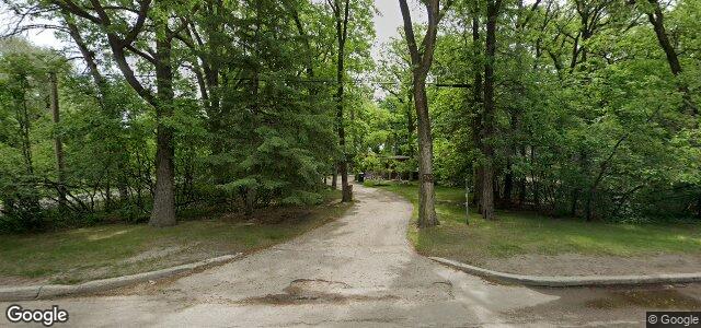 Larawan ng 740 South Drive sa Winnipeg, Manitoba