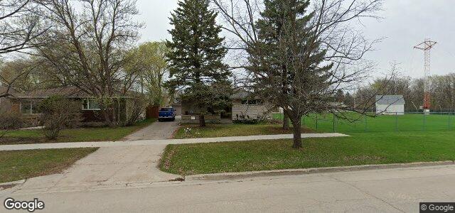 Larawan ng 867 Crescent Drive sa Winnipeg, Manitoba