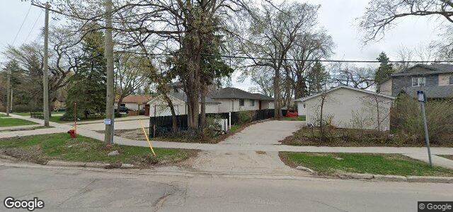 Larawan ng 900 Crescent Drive sa Winnipeg, Manitoba