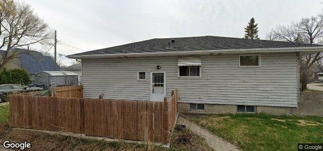 Larawan ng 948 Crescent Drive sa Winnipeg, Manitoba