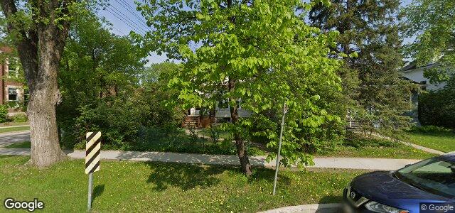Larawan ng 1027 Grosvenor Avenue sa Winnipeg, Manitoba
