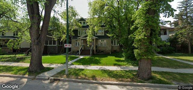 Larawan ng 1044 Grosvenor Avenue sa Winnipeg, Manitoba