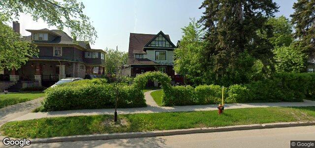 Larawan ng 1054 Grosvenor Avenue sa Winnipeg, Manitoba
