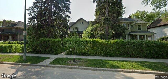 Larawan ng 1058 Grosvenor Avenue sa Winnipeg, Manitoba