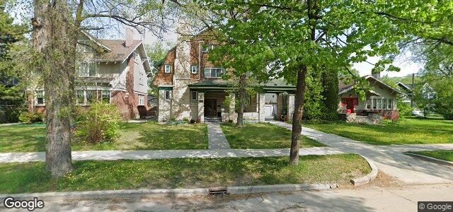 Larawan ng 1165 Grosvenor Avenue sa Winnipeg, Manitoba