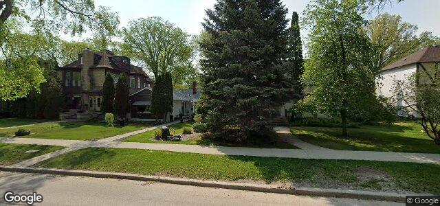 Larawan ng 1166 Grosvenor Avenue sa Winnipeg, Manitoba