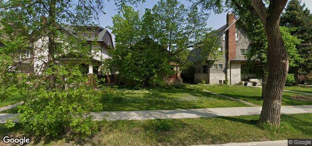 Larawan ng 1175 Grosvenor Avenue sa Winnipeg, Manitoba