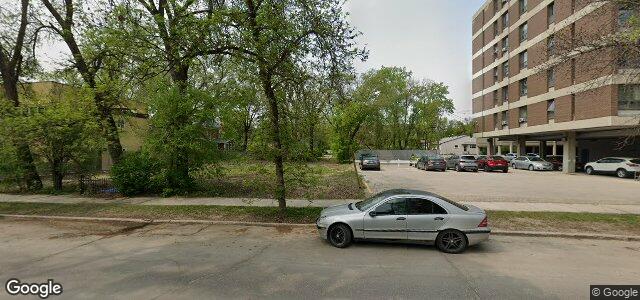 Larawan ng 821 Grosvenor Avenue sa Winnipeg, Manitoba
