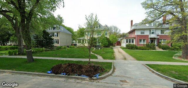 Larawan ng 93 Harvard Avenue sa Winnipeg, Manitoba