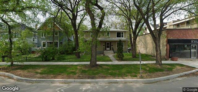 Larawan ng 945 Grosvenor Avenue sa Winnipeg, Manitoba