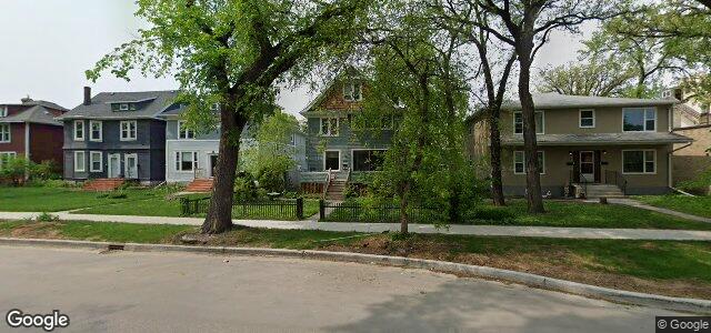 Larawan ng 955 Grosvenor Avenue sa Winnipeg, Manitoba