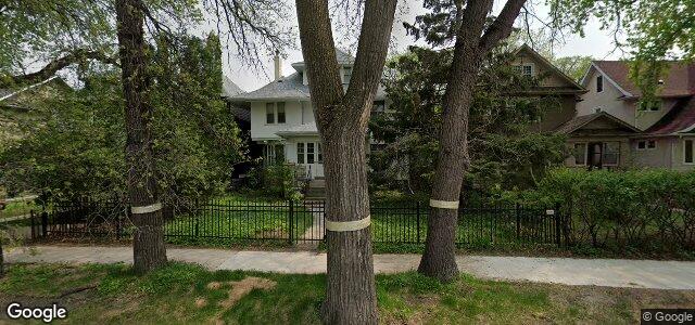 Larawan ng 960 Grosvenor Avenue sa Winnipeg, Manitoba