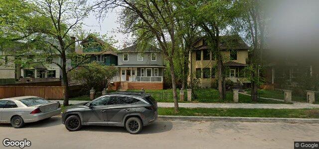 Larawan ng 971 Grosvenor Avenue sa Winnipeg, Manitoba
