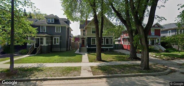 Larawan ng 998 Grosvenor Avenue sa Winnipeg, Manitoba