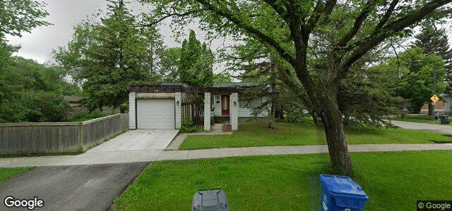 Larawan ng 100 Lumsden Avenue sa Winnipeg, Manitoba