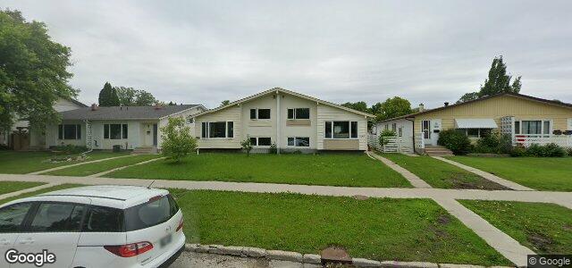 Larawan ng 1045 Buchanan Boulevard sa Winnipeg, Manitoba