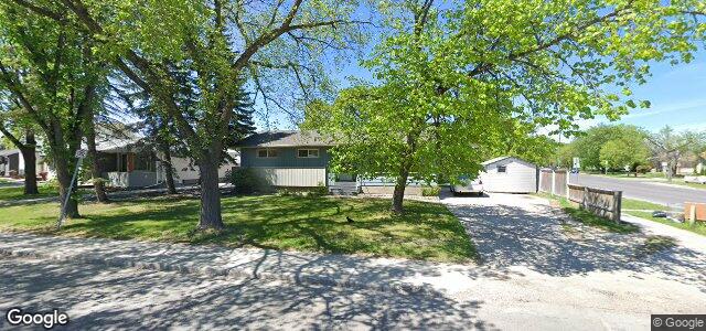 Larawan ng 105 Fairlane Avenue sa Winnipeg, Manitoba