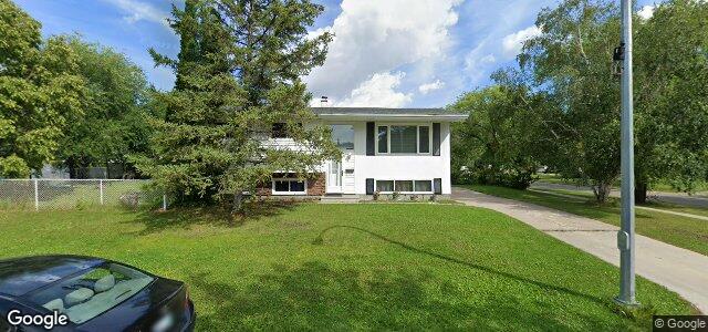 Larawan ng 111 Voyageur Avenue sa Winnipeg, Manitoba