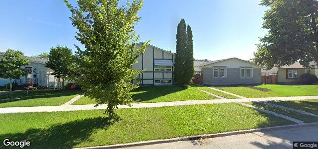 Larawan ng 1113 Buchanan Boulevard sa Winnipeg, Manitoba