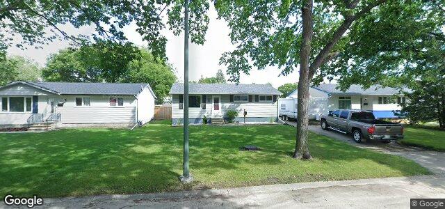 Larawan ng 15 Nemy Crescent sa Winnipeg, Manitoba