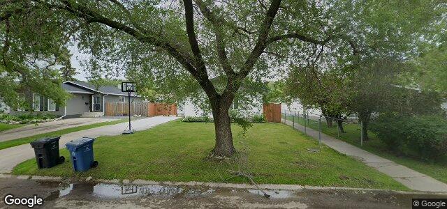 Larawan ng 15 Rogan Drive sa Winnipeg, Manitoba