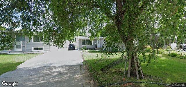 Larawan ng 18 Voyageur Avenue sa Winnipeg, Manitoba