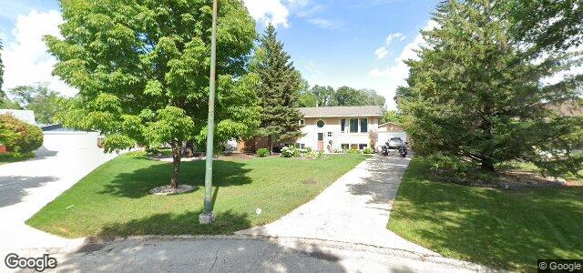 Larawan ng 203 Risbey Crescent sa Winnipeg, Manitoba