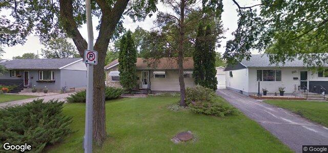 Photo of 233 Carson Bay in Winnipeg, Manitoba