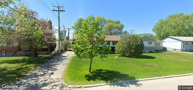 Larawan ng 300 Morgan Crescent sa Winnipeg, Manitoba