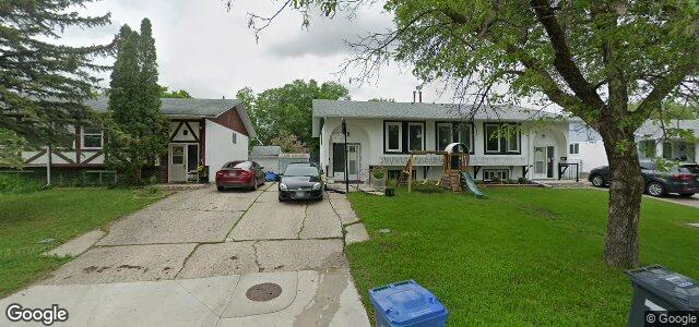 Larawan ng 31 Costello Drive sa Winnipeg, Manitoba