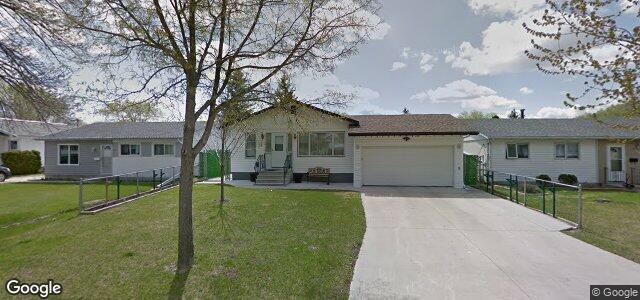 Larawan ng 34 Carberry Crescent sa Winnipeg, Manitoba