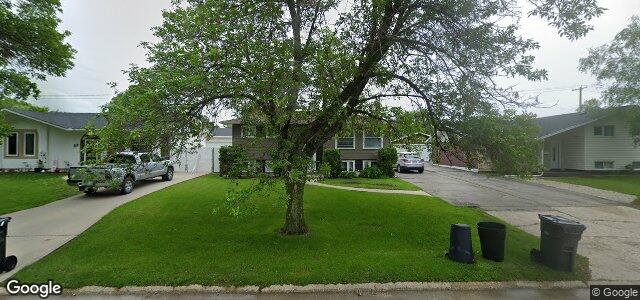 Larawan ng 34 Costello Drive sa Winnipeg, Manitoba
