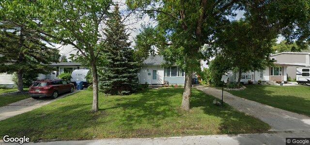 Larawan ng 37 Hollingsworth Avenue sa Winnipeg, Manitoba