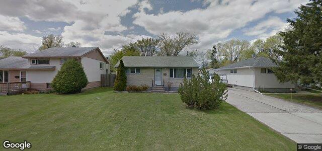 Photo of 371 Hillary Crescent in Winnipeg, Manitoba