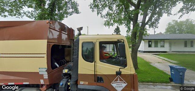 Larawan ng 46 Costello Drive sa Winnipeg, Manitoba