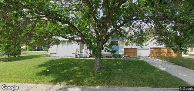 Larawan ng 57 Hollingsworth Avenue sa Winnipeg, Manitoba